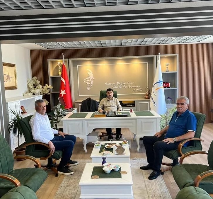 VAKIF BAŞKANIMIZ SN. SELAMİ KOCA  SİVAS TAPU VE KADASTRO BÖLGE MÜDÜRÜ’NÜ ZİYARET ETTİ.