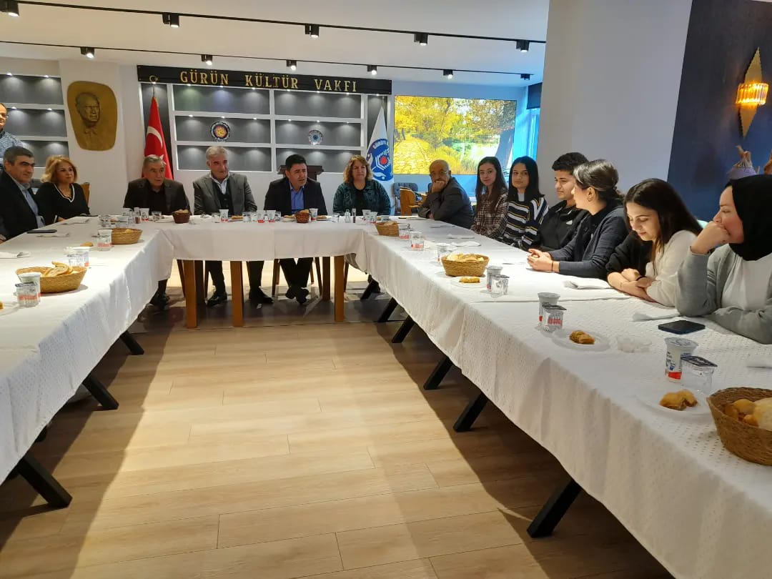 VAKFIMIZDA HEMŞEHRİMİZ İSTANBUL MİLLETVEKİLİ OSMAN BOYRAZ ve ÖĞRENCİLERİN BULUŞMASI