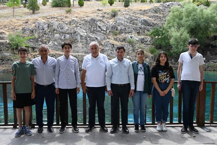 GÜRÜN DE LGS VE YKS DE BAŞARILI ÖĞRENCİLERLE BİR ARAYA GELDİK
