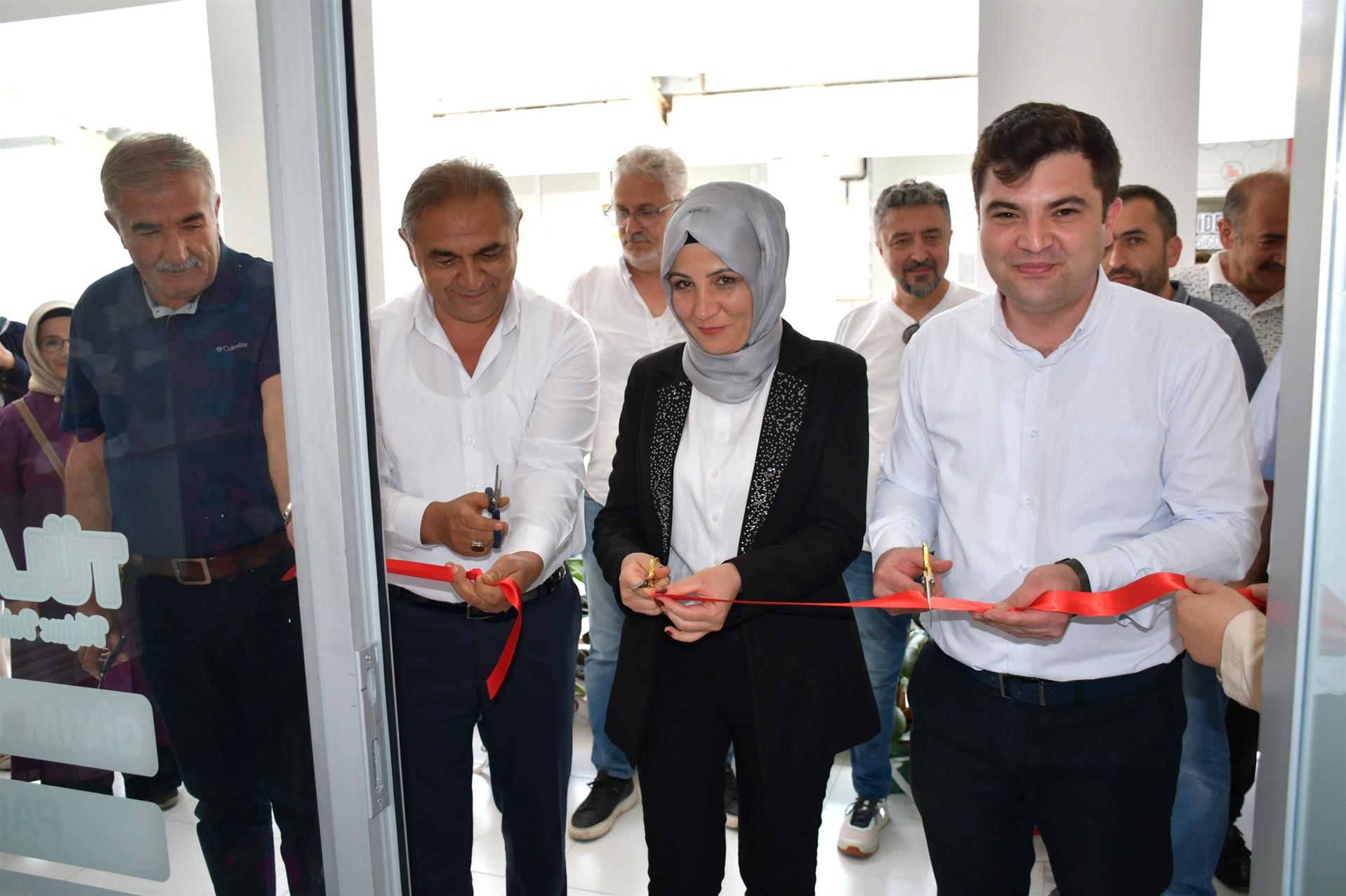 GÜRÜN’DE TÜLAY DİKİMEVİ HİZMETE AÇILDI…
