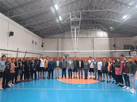 VAKIF BAŞKANIMIZ SN. SELAMİ KOCA GÜRÜN'DE VOLEYBOL TURNUVOLARINA KATILDI