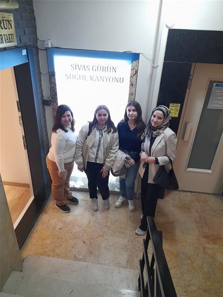 VAKFIMIZDA ÜYELERİMİZ VE ÖĞRENCİLERİMİZLE  İFTAR DA BİR ARAYA GELDİK