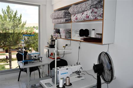 GÜRÜN’DE TÜLAY DİKİMEVİ HİZMETE AÇILDI…