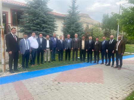 VAKIF BAŞKANIMIZ SN.SELAMİ KOCA SİVAS TİCARET ODASI 'NIN GÜRÜN DE YAPILAN MECLİS TOPLANTISINA KATILIM SAĞLADI.