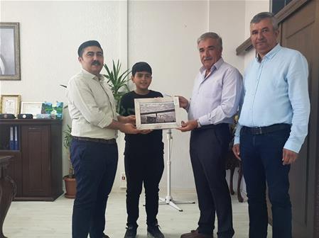 YARIŞMADA DERECEYE GİREN ÖĞRENCİLERE ÖDÜL