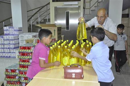 Ramazan Paketleri Gürün 'de Dağıtıldı