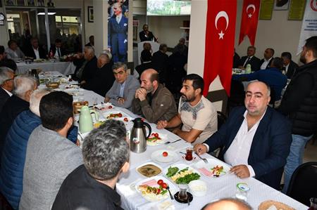 VAKIF BAŞKANIMIZ SN.SELAMİ KOCA SARICA KÖYÜ DERNEĞİ KAHVALTISINA KATILDI