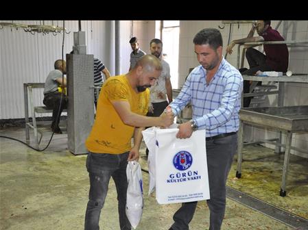 GÜRÜN’DE 1200 AİLEYE KURBAN ETİ DAĞITILDI.