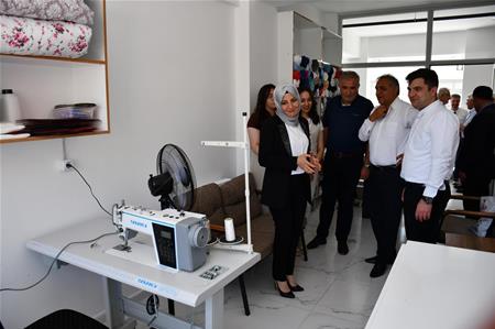 GÜRÜN’DE TÜLAY DİKİMEVİ HİZMETE AÇILDI…