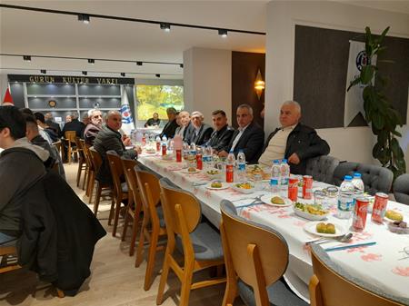 VAKFIMIZDA ÜYELERİMİZ VE ÖĞRENCİLERİMİZLE  İFTAR DA BİR ARAYA GELDİK