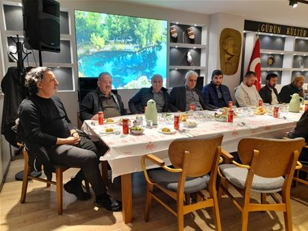 VAKFIMIZDA ÜYELERİMİZ VE ÖĞRENCİLERİMİZLE  İFTAR DA BİR ARAYA GELDİK