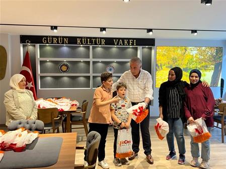 VAKIF BAŞKANIMIZ SN.SELAMİ KOCA YETİM ÇOCUKLARI SEVİNDİRDİ