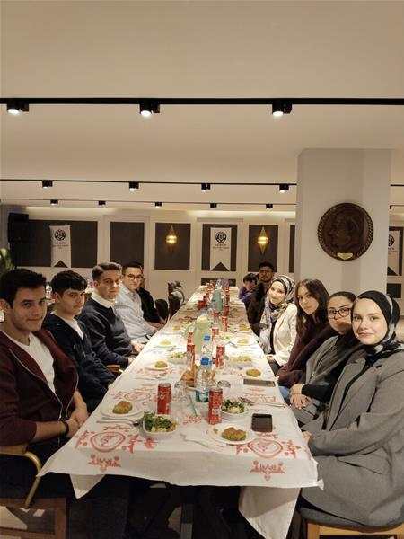 VAKFIMIZDA ÜYELERİMİZ VE ÖĞRENCİLERİMİZLE  İFTAR DA BİR ARAYA GELDİK