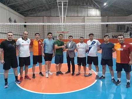 VAKIF BAŞKANIMIZ SN. SELAMİ KOCA GÜRÜN'DE VOLEYBOL TURNUVOLARINA KATILDI