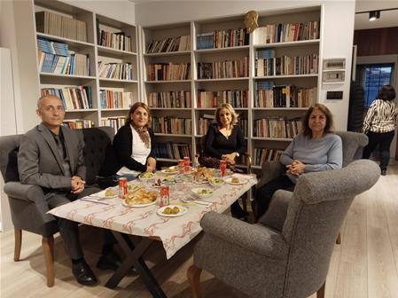 VAKFIMIZDA ÜYELERİMİZ VE ÖĞRENCİLERİMİZLE  İFTAR DA BİR ARAYA GELDİK